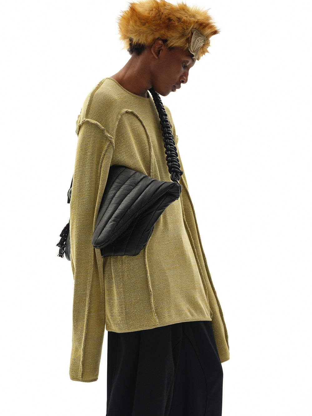 NUTEMPEROR Vegetable Project 020 Hand-braided black crossbody bag in faux leather